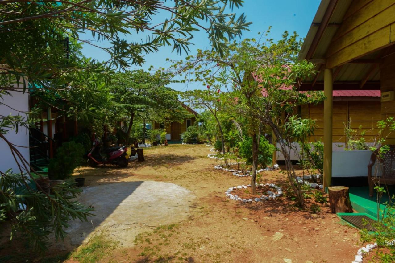 Sunntop Cabana Trincomalee Extérieur photo